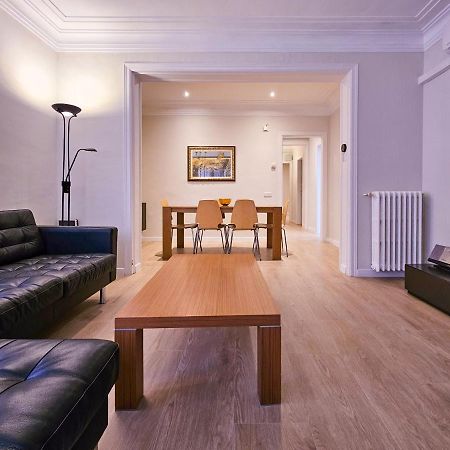 Classbedroom Park Gueell Apartment Barcelona Exterior photo