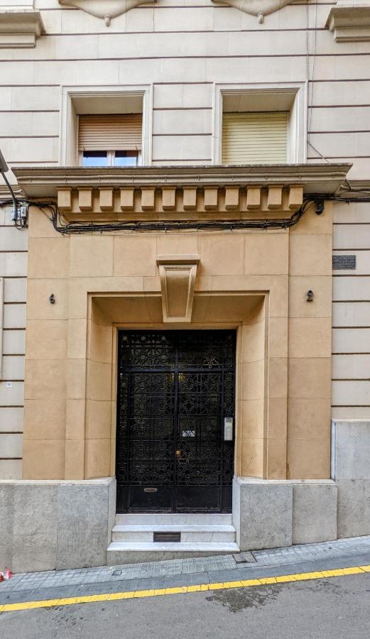 Classbedroom Park Gueell Apartment Barcelona Exterior photo