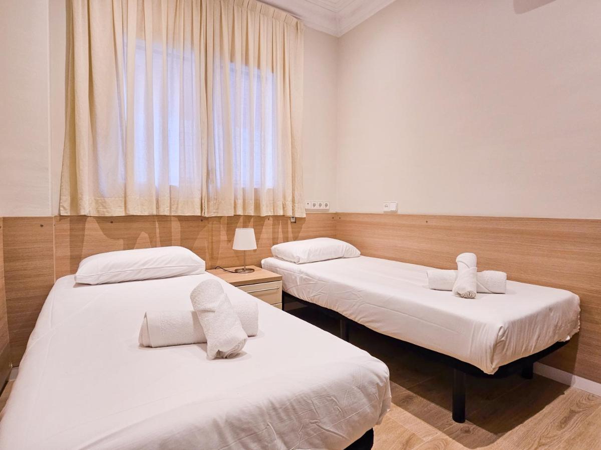 Classbedroom Park Gueell Apartment Barcelona Exterior photo