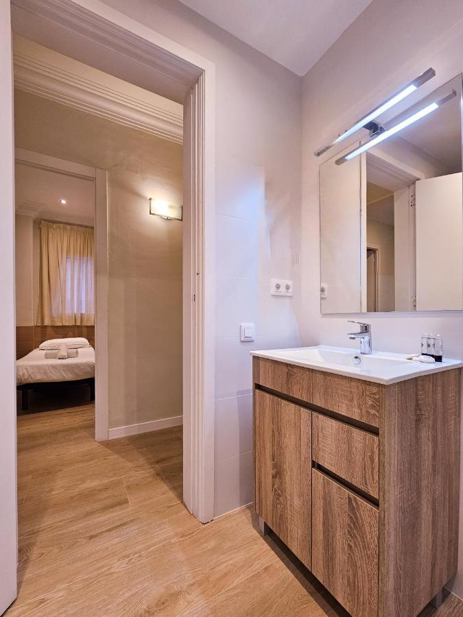 Classbedroom Park Gueell Apartment Barcelona Exterior photo